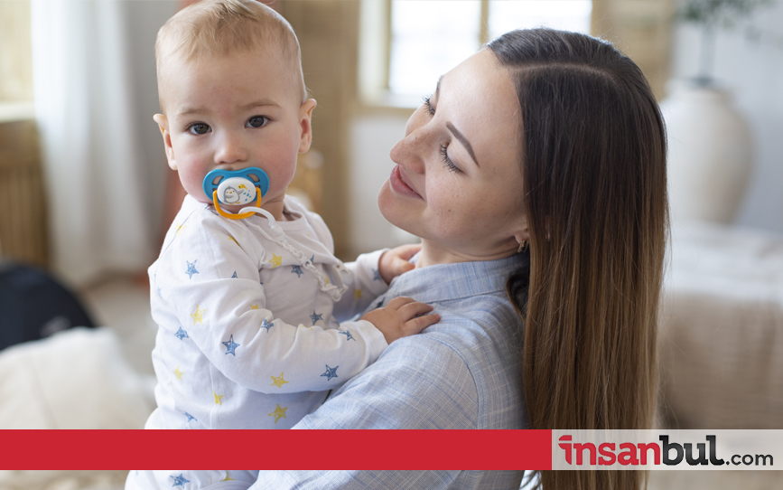 Yeni Doğan Bebek Bakıcısı ile Çocuk Bakıcısı Arasındaki Farklar